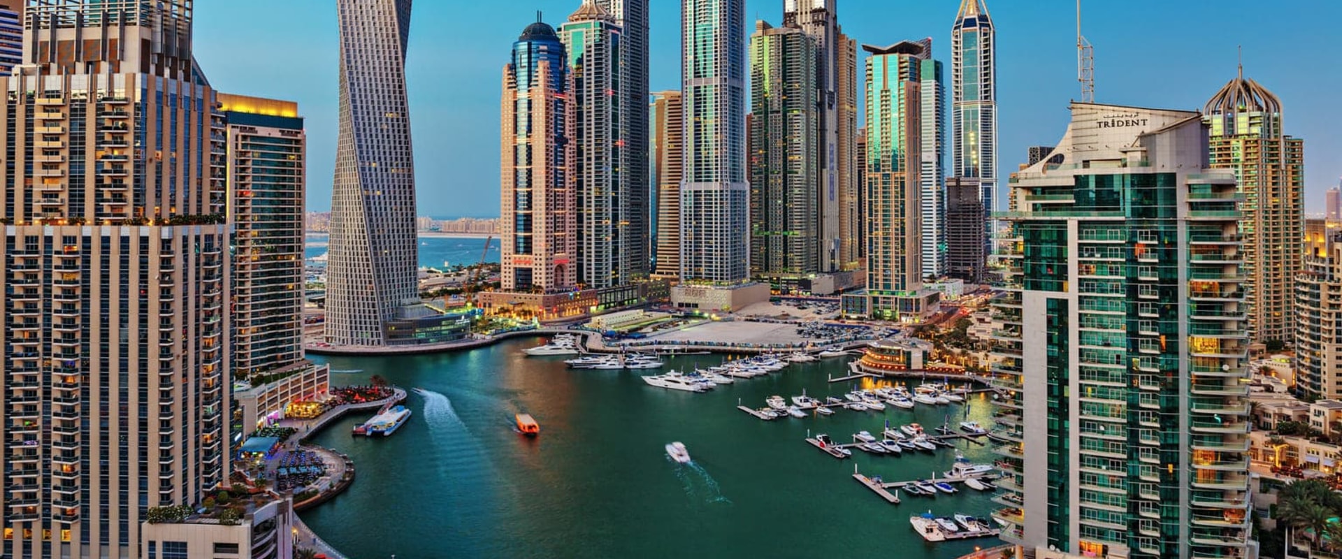 Can a foreigner register a business in dubai?